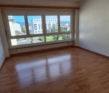 Charmant studio au 4ème étage avec ascenseur à Delémont - Photo 1