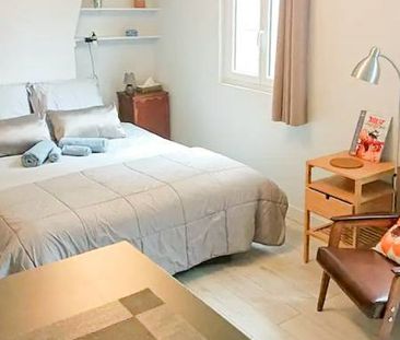 Logement à Paris, Location meublée - Photo 1