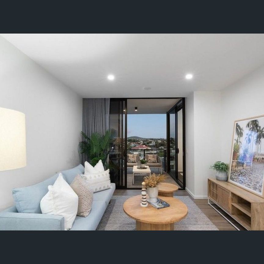 Modern Inner-City Living with Resort-Style Rooftop Amenities - Photo 1