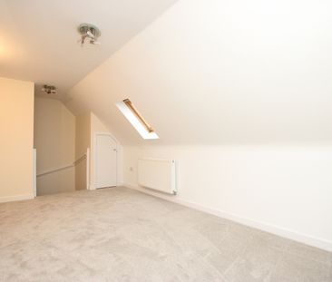 Desborough, Kettering, Northants, NN14 - Photo 3