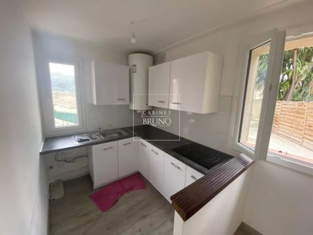Location Appartement 3 pièces 42m² LA ROQUETTE SUR SIAGNE 06550 - Photo 3