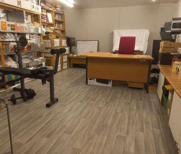 Hazelwood Close, LU2 - Photo 3