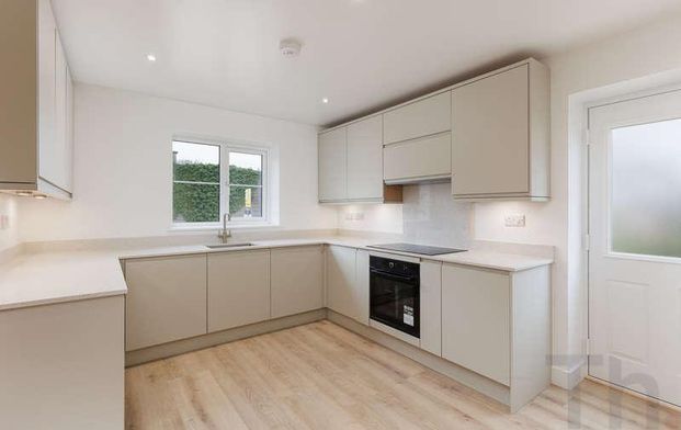 Newport, Isle Of Wight, PO30 - Photo 1