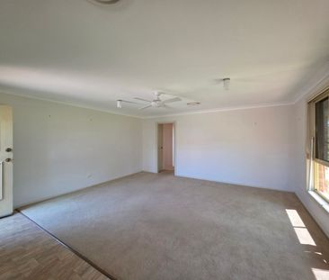 Beautifully Maintained Ground-Floor Villa - Photo 2