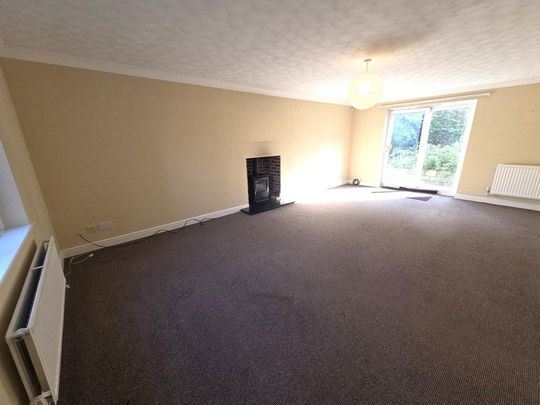 4 bedroom detached house to rent - Photo 1