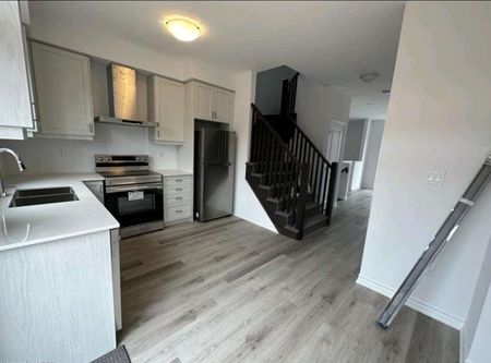 Two bedroom Townhouse for rent in Brantford - Photo 4