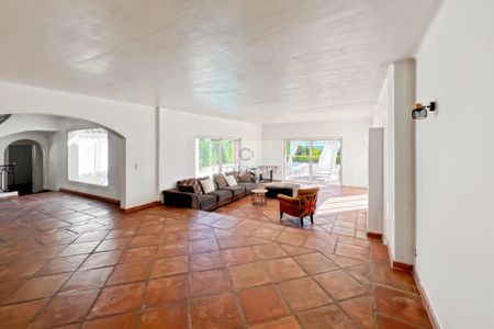 NICE OUEST ST ANTOINE DE GINESTIERE SUPERBE VILLA AVEC PISCINE - Photo 3