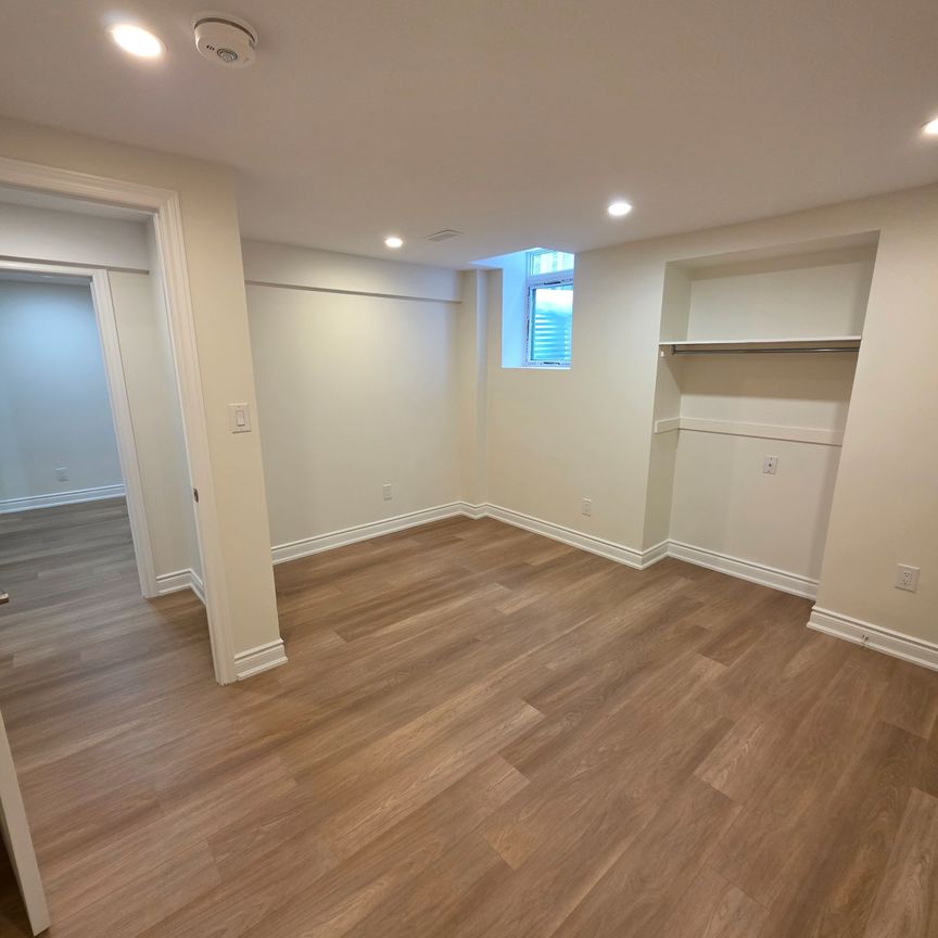 For Lease - 4805 Crystal Rose Drive Unit# Basement, Mississauga, Ontario - Photo 1