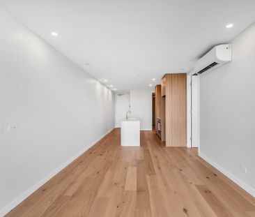 Contemporary Living with Balcony Views & Top Convenience - Photo 6