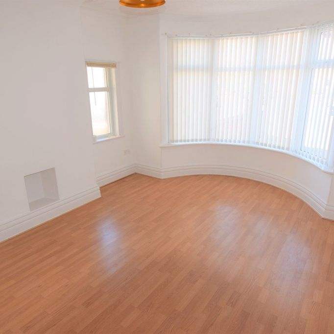 To Let 1 Bed Apartment - Photo 1