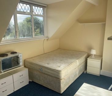 Studio Flat, Queens Road, NW4 - Photo 1