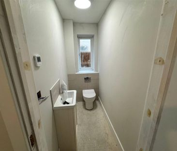 4 bedroom detached house to rent - Photo 5