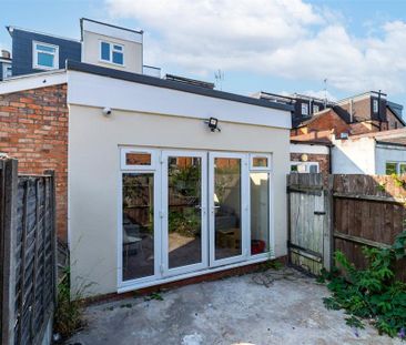 6 bedroom house to rent - Photo 1