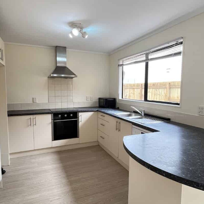 3 Bedroom Home in Westlake Zone - Photo 1