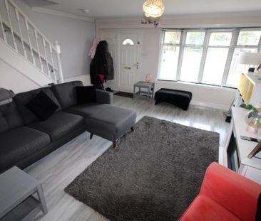 3 bedroom terraced house to rent - Photo 2