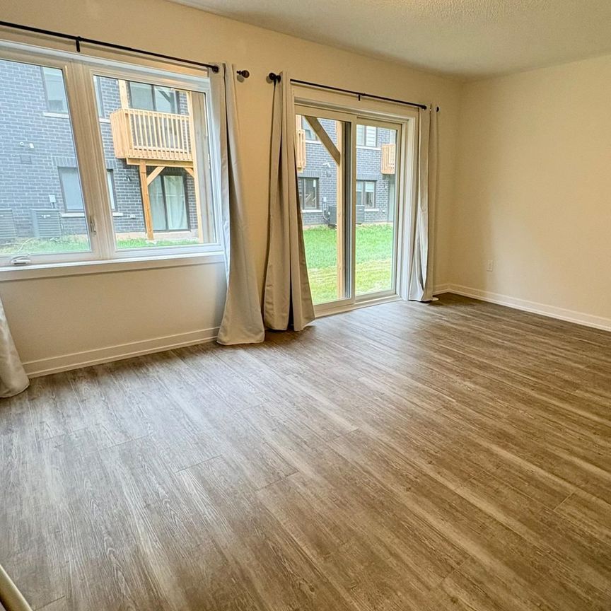 For Lease - 1355 Shevchenko Boulevard Unit# Ground floor, Oakville, Ontario - Photo 1