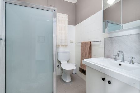 Conveniently Located 2-Bedroom Home - Photo 4