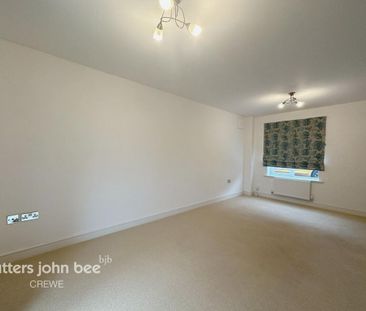 4 bedroom semi-detached house to rent - Photo 6