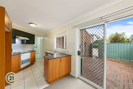 Spacious Two-Storey Townhouse in Prime Kellyville Location - Photo 5