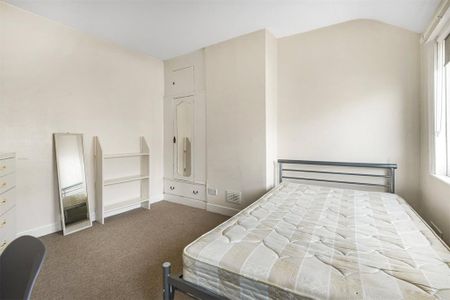 4 bedroom terraced house to rent - Photo 4