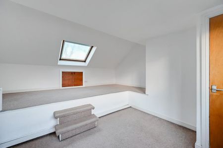 4 bedroom terraced house to rent - Photo 5