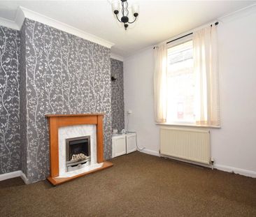 2 bed terraced house to rent in Hampton Road, Scarborough, YO12 - Photo 3