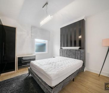 3 bedroom flat to rent - Photo 3