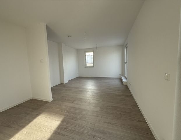 „Erstbezug nach Fertigstellung“ – Sonnige Terrassenwohnung am Rande Berlins ***Laminat**Dusche+Wanne***TG-Stellplatz*** - Foto 1