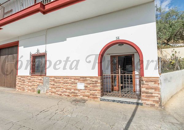 Townhouse in Corumbela, Inland Andalucia at the foot of the mountains