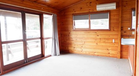 Sunny 2 bedroom for rent!! - Photo 4