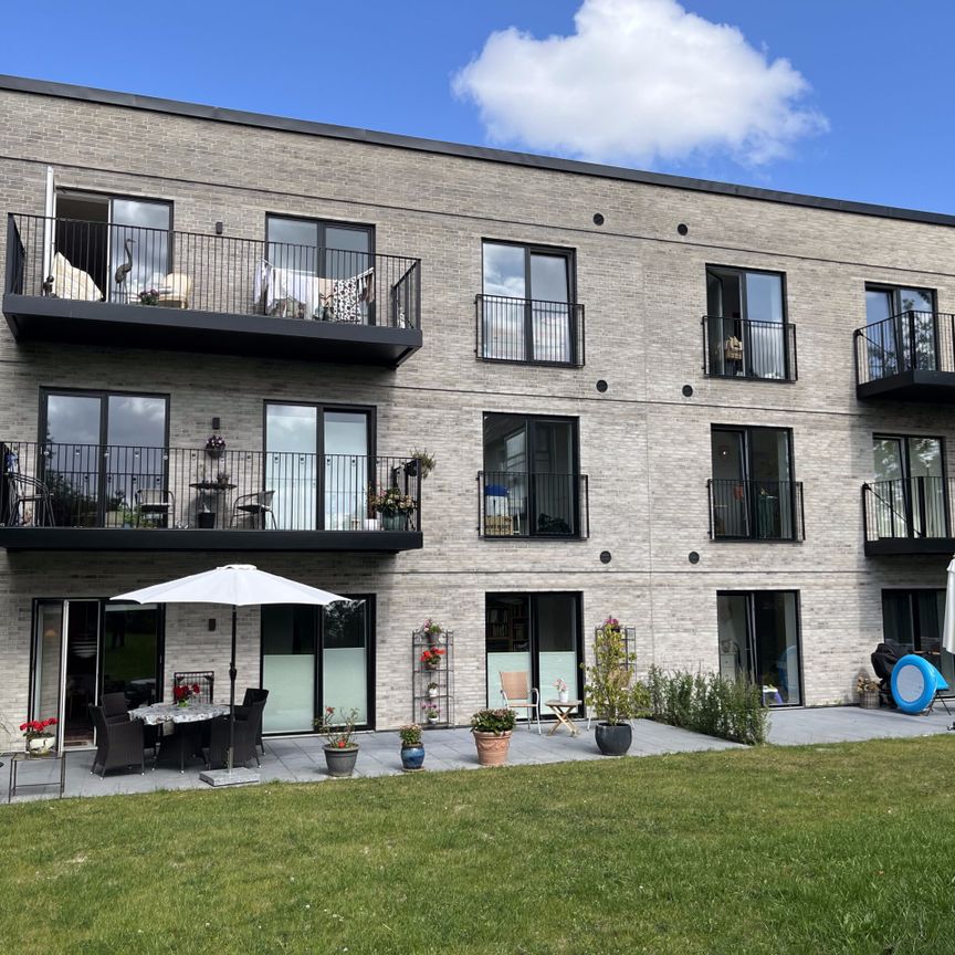 Skøn lys 3 værelses lejlighed, med dejlig sydvendt altan - Foto 1