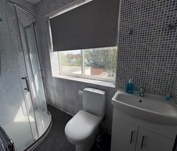 8 Bed Detached House, Wickliffe Gardens, HA9 - Photo 3