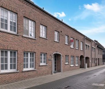 Lichtrijk appartement met 2 slaapkamers en garage in Bree - Photo 1