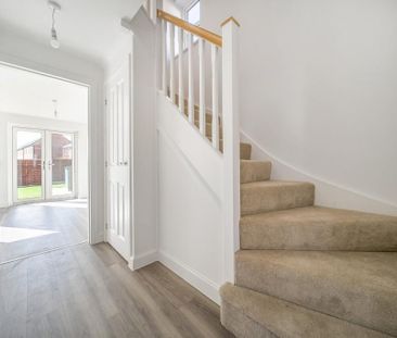 4 bedroom detached house to rent - Photo 3