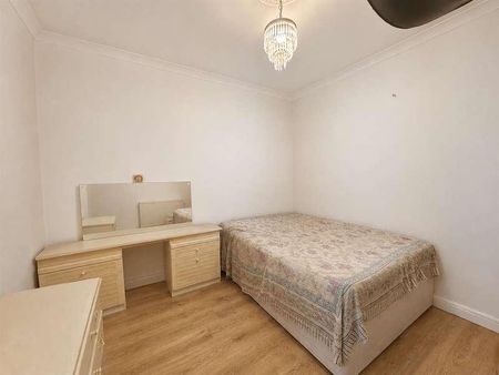 Stamford Close, Southall, UB1 - Photo 4