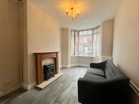 2 Sandhurst Gardens, Belfast, BT9 5AW - Photo 2