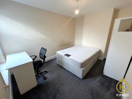 5 bedroom terraced house to rent - Photo 4