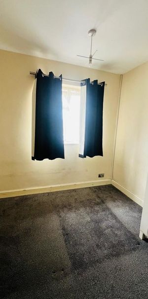 1 bedroom in a flat share to rent - Photo 1