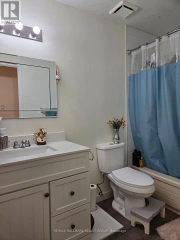 1863 LECLAIR CRESCENT - Photo 2