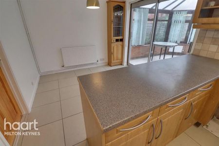 3 bedroom detached house to rent - Photo 5