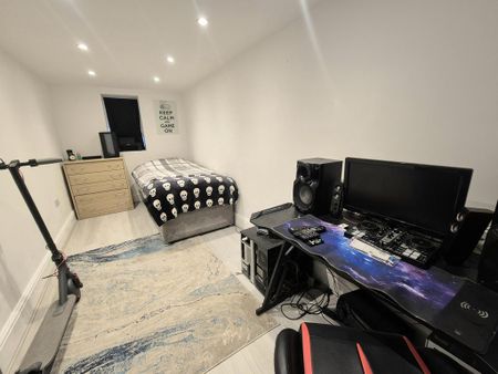 4 bedroom property to rent - Photo 5