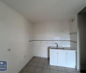 Location Appartement 3 pièces 76m² BOURG DE PEAGE 26300 - Photo 3