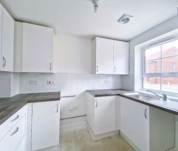 Blackburne Way, Tongham, Farnham, Surrey, GU10 - Photo 1