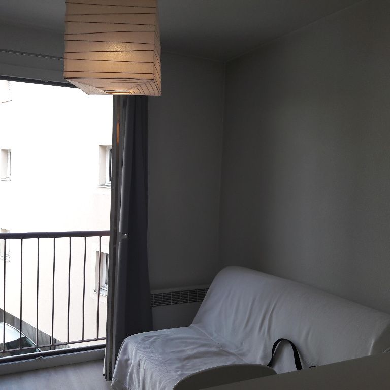 POITIERS: T2 meublé 25.92 m² + PARKING - Photo 1