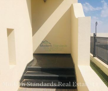 Corner Unit | Big Private Garden |Spacious - Photo 6