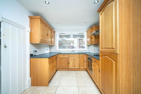 3 bedroom maisonette to rent - Photo 3