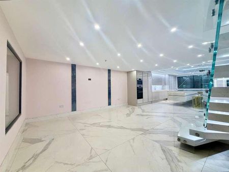 Church Leys, Harlow, CM18 - Photo 2