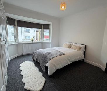 1 bedroom in a house share to rent - Photo 6