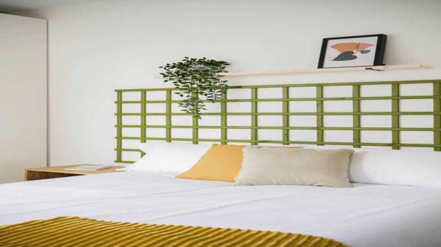 Room in a shared 7-bedroom apartment for rent in Castellana. - Photo 1