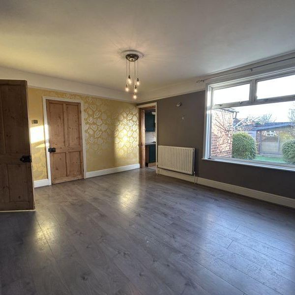 3 bedroom semi-detached house to rent - Photo 1
